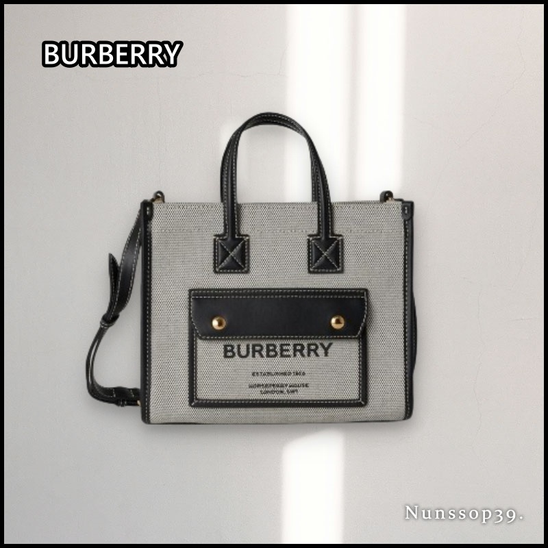 【BURBERRY】送料/関税込 Mini Pocket Detail Tote Bag