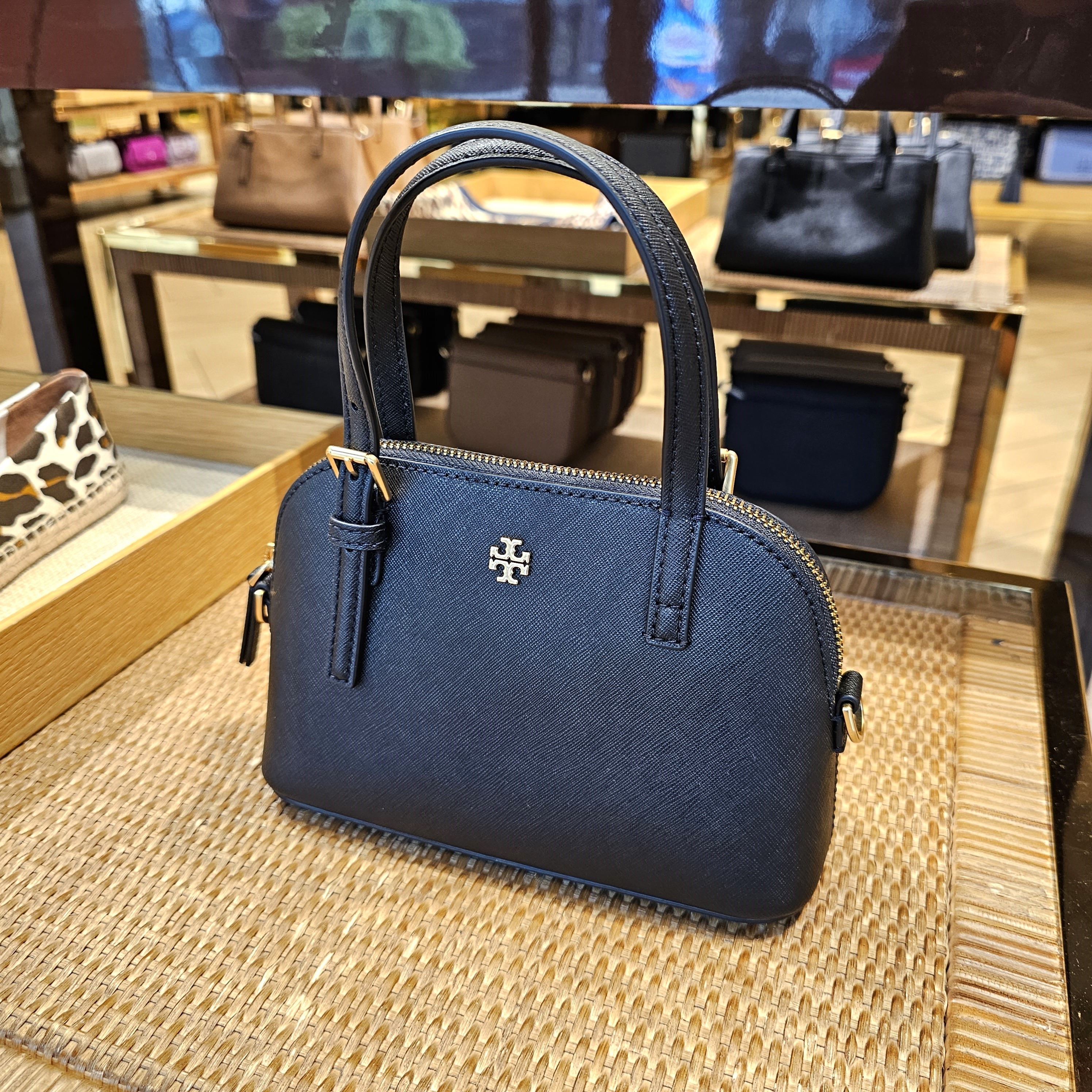 新作【Tory Burch】エレガント丁度良いサイズのショルダーバック