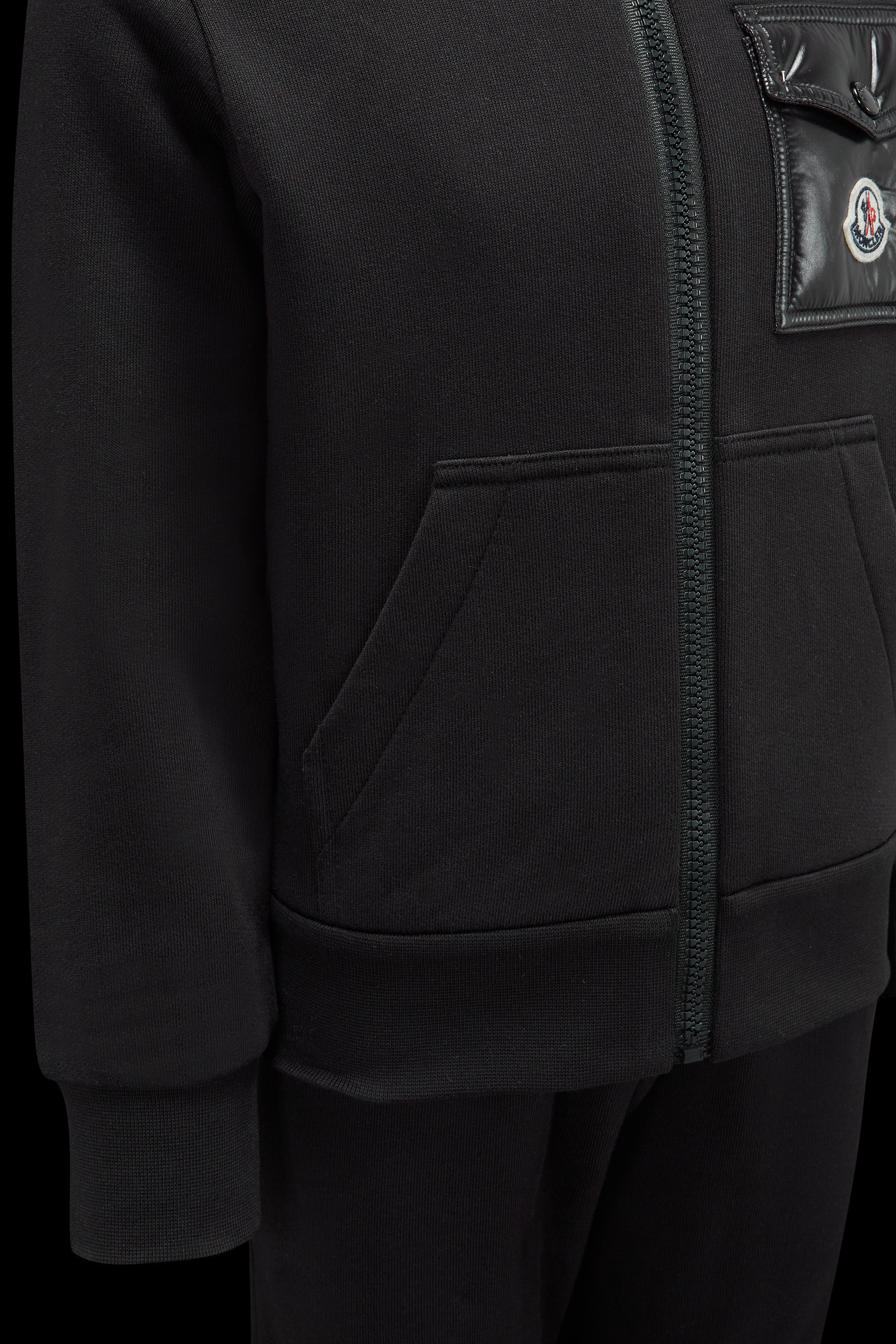 大人もOK！MONCLER 2023/24秋冬 異素材MIX セットアップ 12A/14A 大人もOK！MONCLER 2023/24秋冬 異素材MIX セットアップ 12A/14A