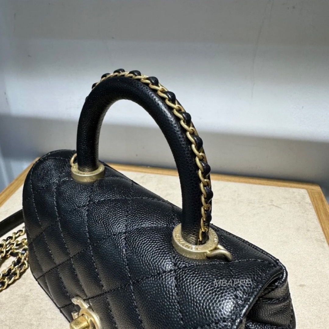 サイズ感が可愛い♪【CHANEL】ショルダーバッグ 超ミニサイズも！「シャネル」可愛すぎる新作バッグ大人向け2つ