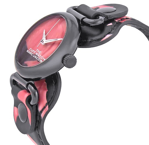 セールMarc Jacobs THE CUFF ラウンドマーブル柄レザー腕時計 セールMarc Jacobs THE CUFF ラウンドマーブル柄レザー腕時計 腕時計