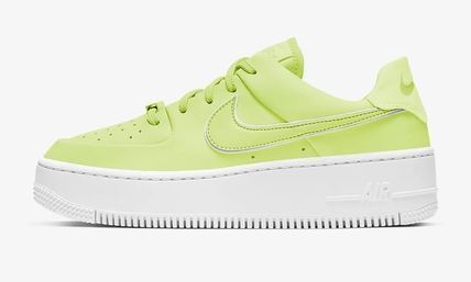 スニーカー Nike Air Force 1 Sage Low Barely Volt (W)
