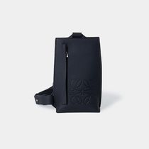 バーティカル Tポケット（ソフトグレインカーフ） ブラック - LOEWE
