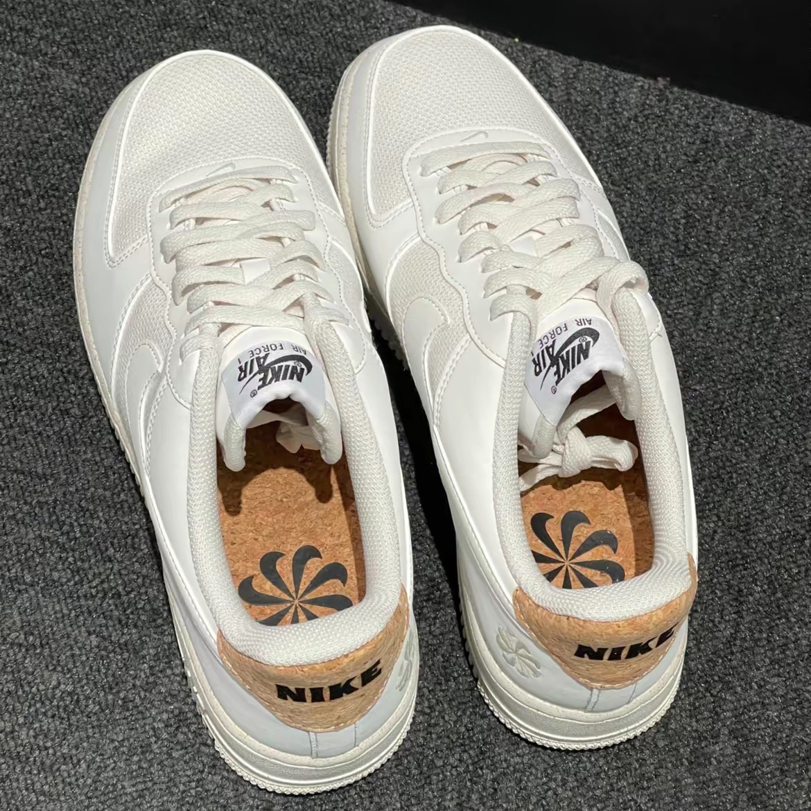☆ナイキ☆送料関税込 Air Force 1 Low 07 LV8 正規品 追跡可