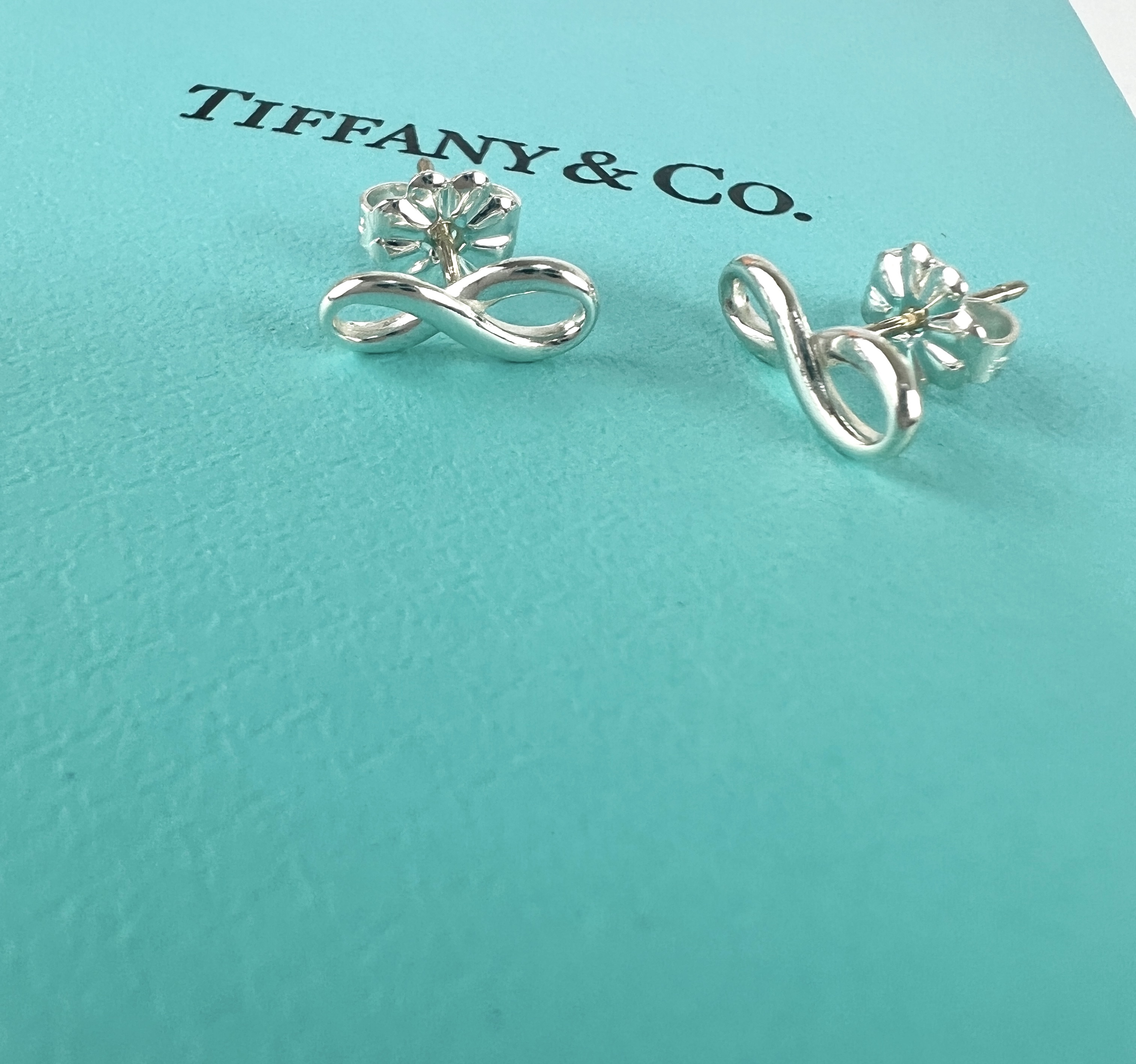 すぐ届く!国内発 ティファニー インフィニティ ピアス (Tiffany