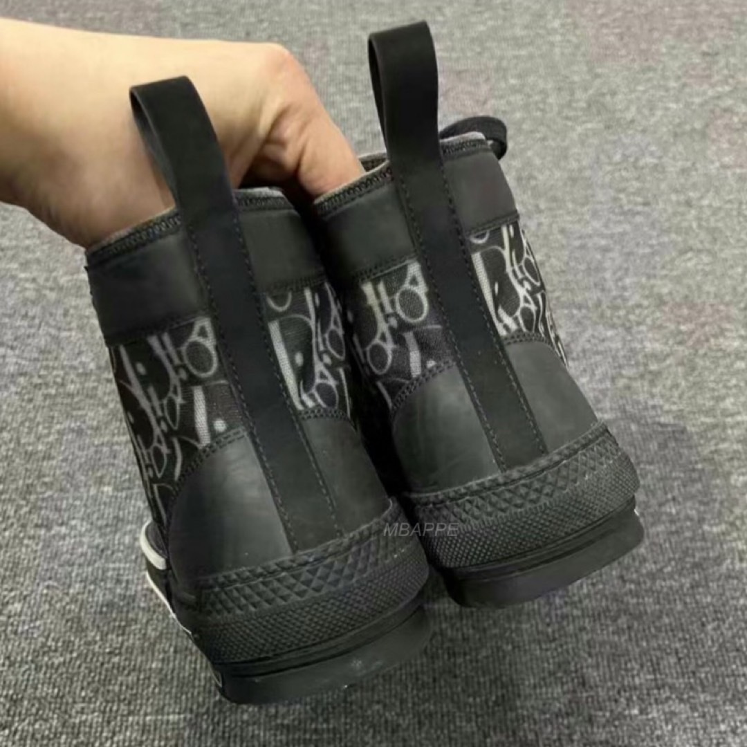 ブラックカラーがかっこいい☆【DIOR】B23 ハイカットスニーカー