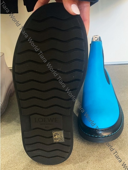 目立つ足元◇LOEWE チェルシー ブーツ カーフスキン CYAN BLUE