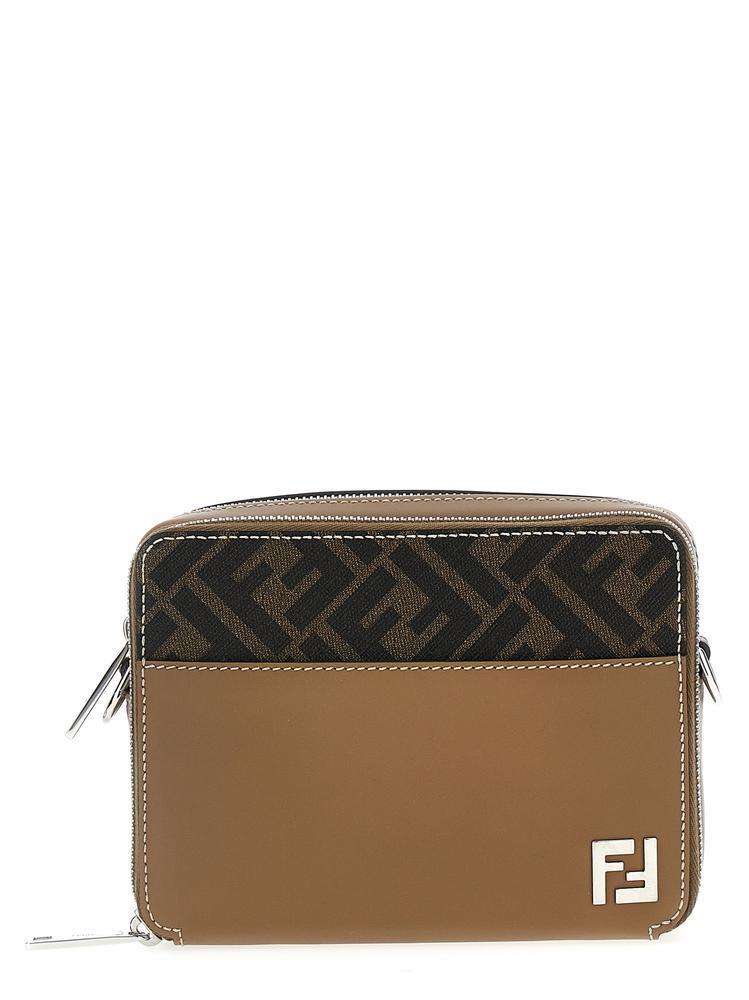 都会的◇FF ORGANIZER カメラ バッグ◇FENDI