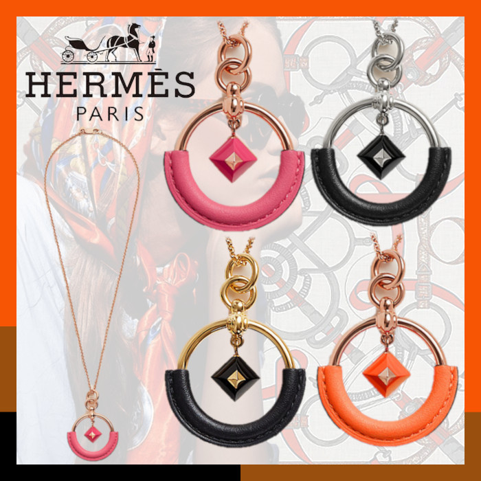 HERMES 最新作 ネックレス ペンダント 本革レザー Loop Medor PM