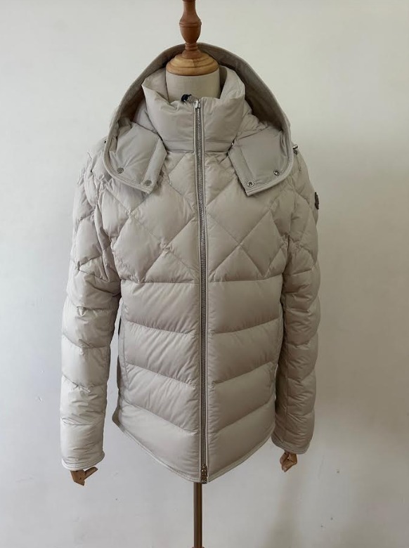 MONCLER 2023/24秋冬新作 フード付きダウンジャケット CECAUD