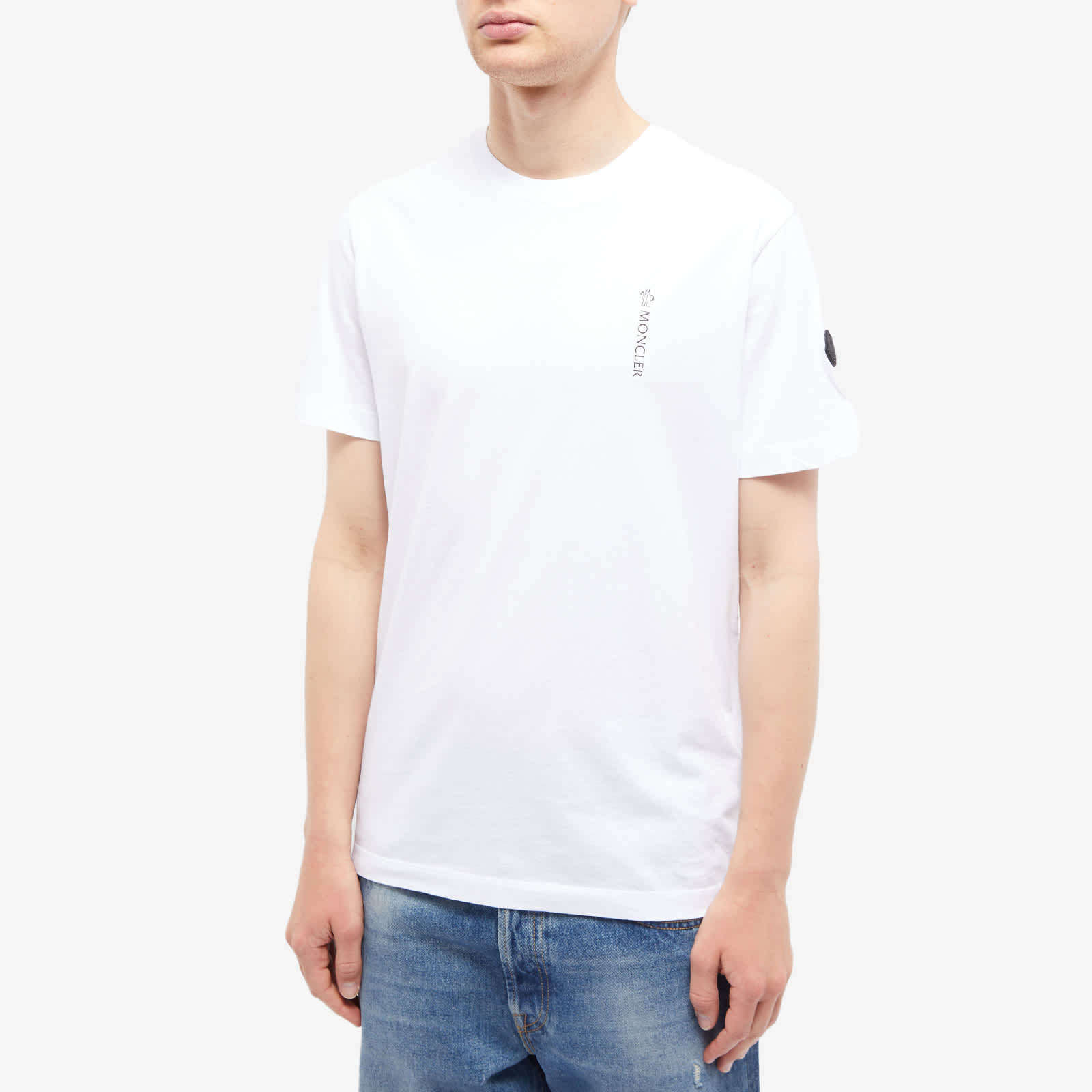 ネット店 MONCLER チェストロゴプリントTシャツ モンクレールTシャツ