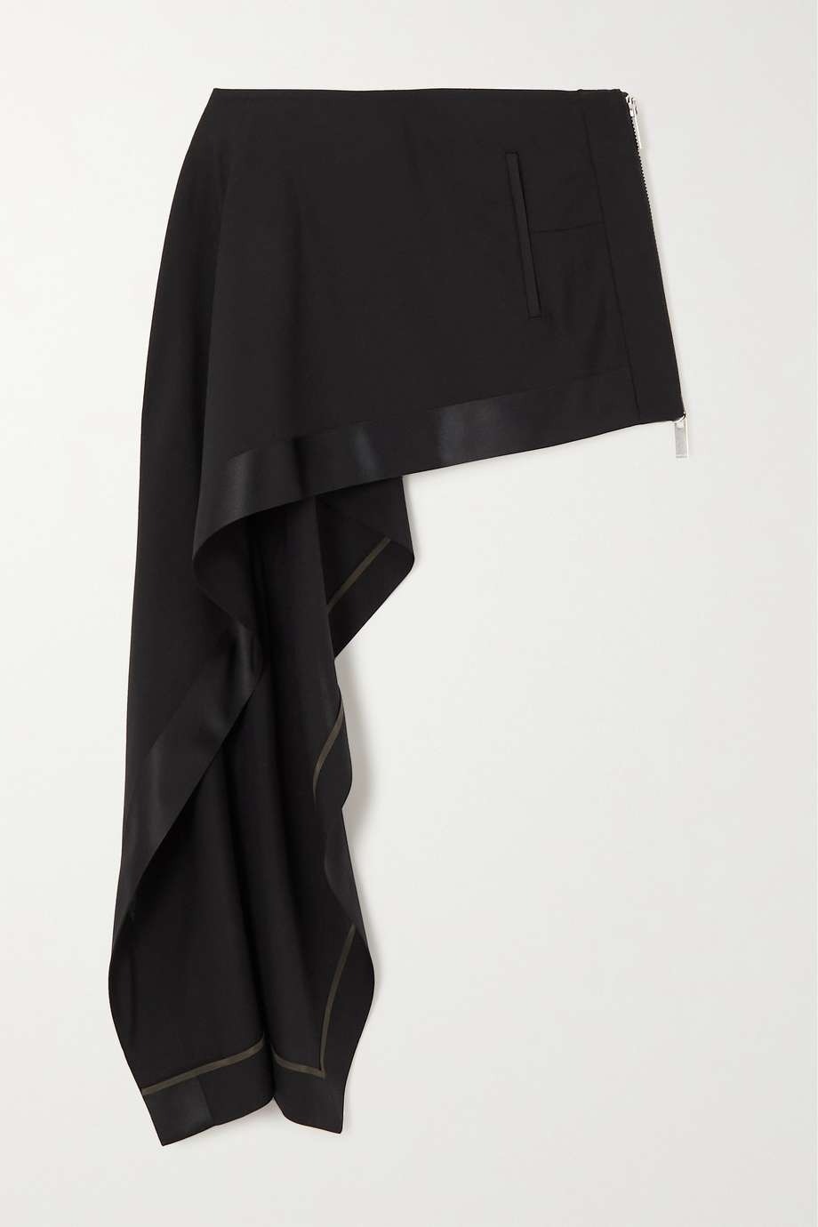 【sacai】ブラック アシンメトリー ミディアムスカート sacaiのブラック アシンメトリー ミディアムスカートがセール中