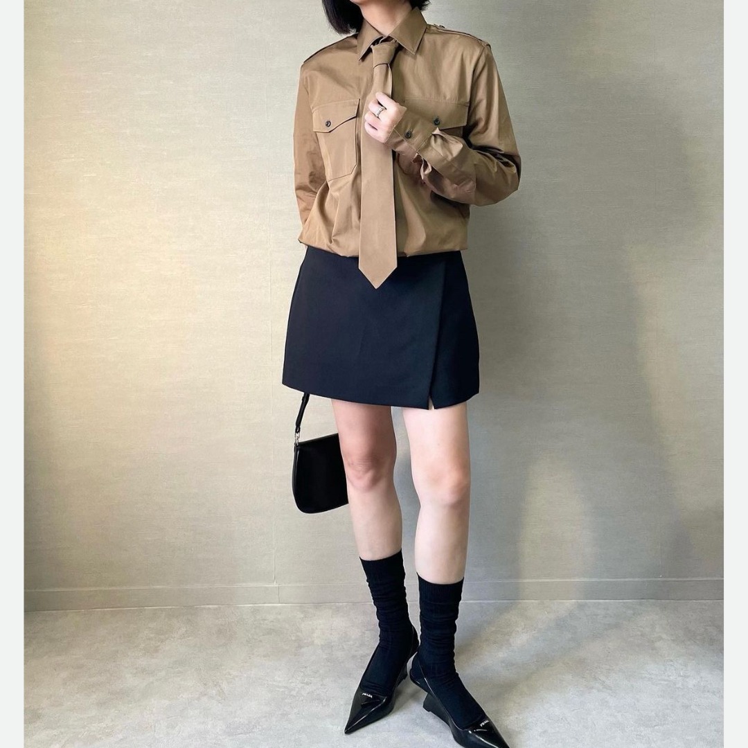 大注目】PRADA◇コットン ネクタイ シャツ ロゴ付 ランウェイ