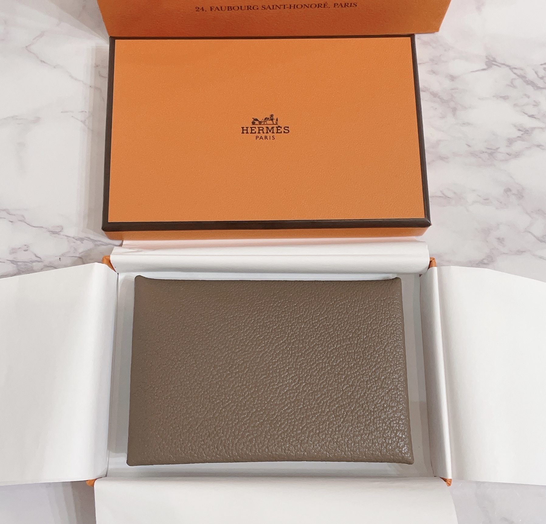 【ギフトに】 HERMES 新作 カルヴィ カードケース 名刺入れ 在庫あり/即日発送】HERMES カルヴィ カードケース・名刺入れ