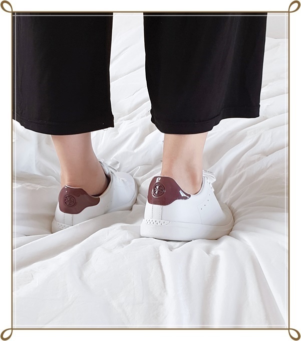 即発★TORY BURCH HOWELL COURT 白スニーカー 82776