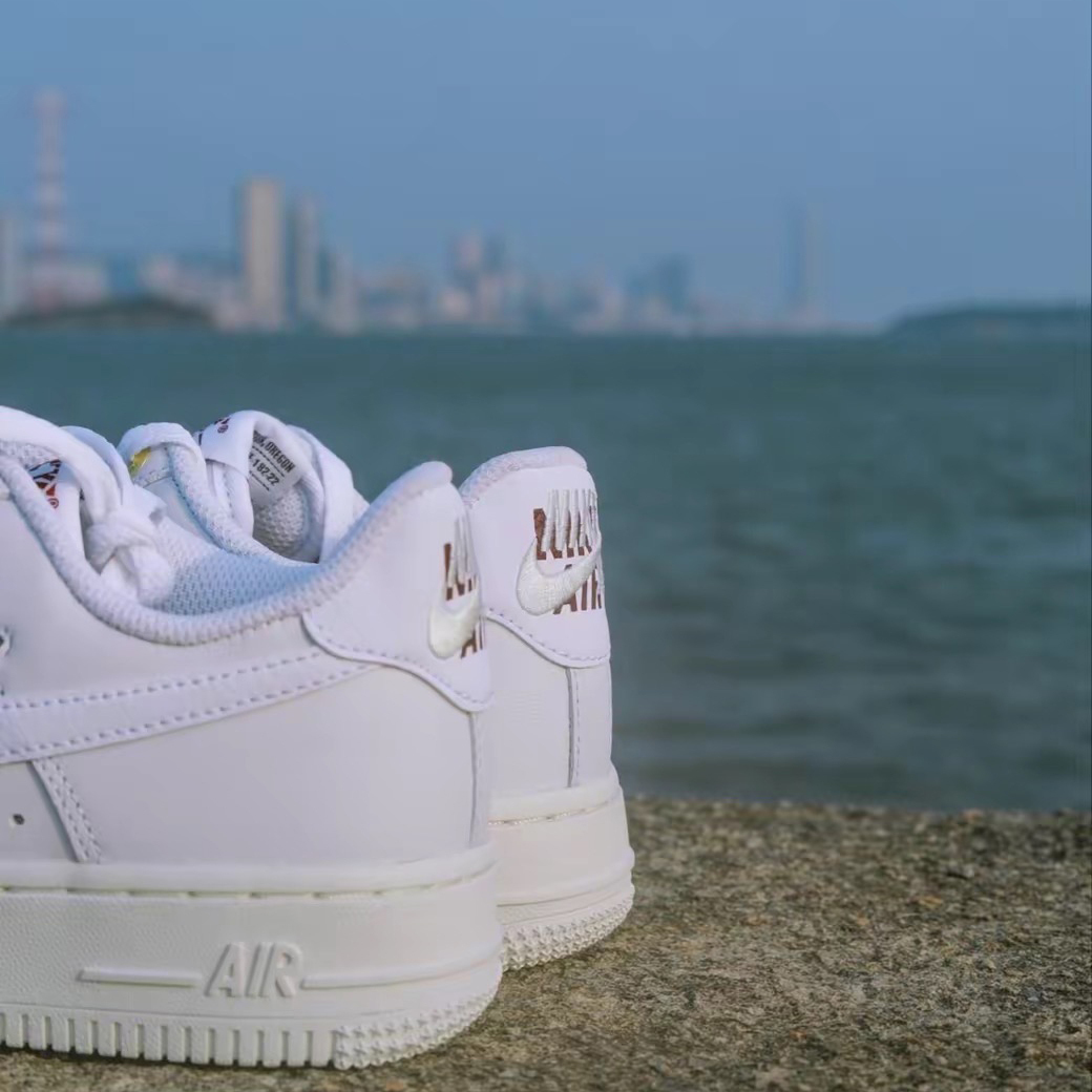 ★ナイキ★送関込 WMNS AIR FORCE 1 '07 PRM 日本未入荷 ☆ナイキ☆送関込 WMNS AIR FORCE 1 '07 PRM 日本未入荷 (Nike
