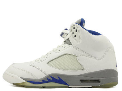 入手困難！！Jordan 5 Retro Stealth