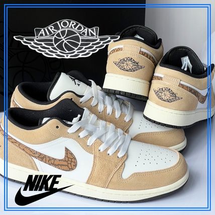 ベージュ系 Nike AIR JORDAN 1(ナイキ エアジョーダン1) スニーカー