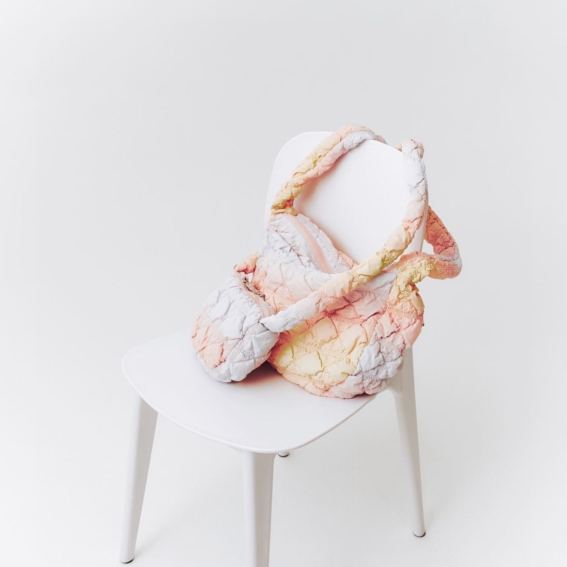 【CARLYN】 韓国人気 新作★ Soft Cotton Candy M -Quilting Bag