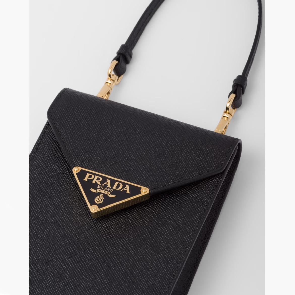 ロゴが目立つ！◇PRADA◇ブラックレザー iPhone 13 miniΩ