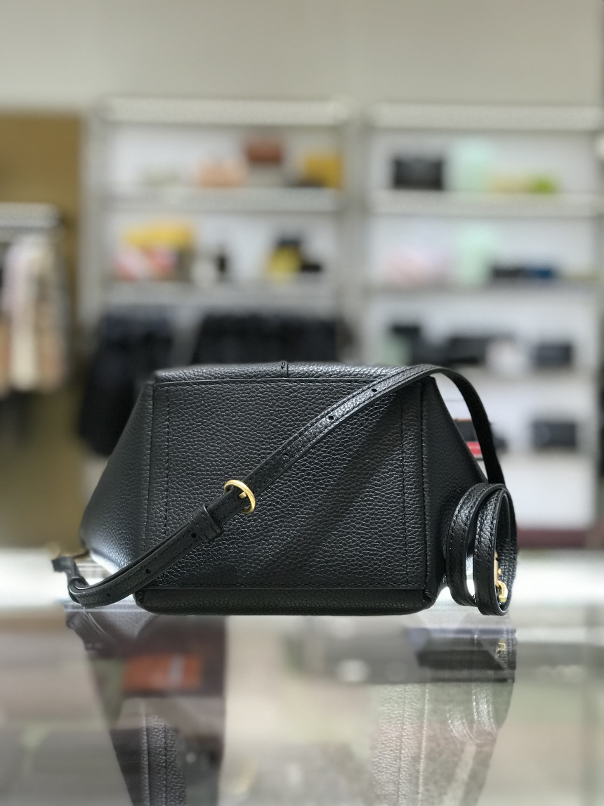 ◆TORY BURCH◆ ドラゴンフライ トートバッグ 90473 001 トリーバーチ ハンドバッグ/ドローストリングバッグ/ショルダー