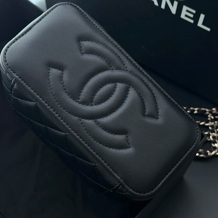 《新作》長く使える☆【CHANEL】バニティバッグ