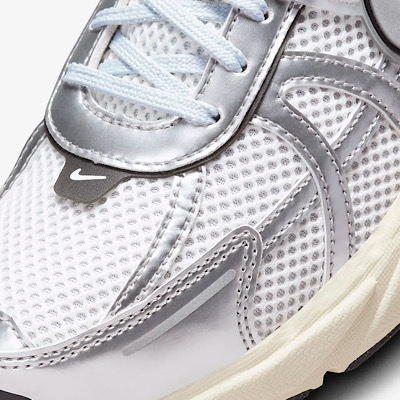 《☆超人気☆》☆NIKE☆V2K RUN☆Silver