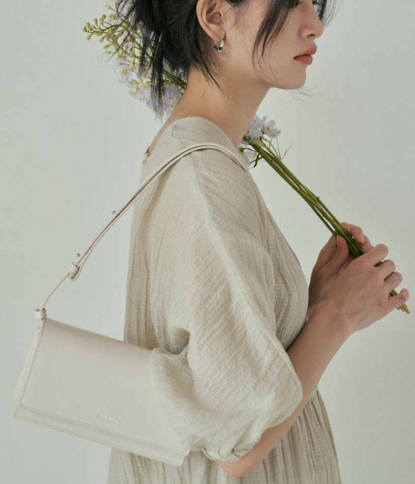 24SS●FOLNUA●MINI BRIDGE BAG 4色 本革 バッグ 韓国人気 24SS○FOLNUA○MINI BRIDGE BAG 4色 本革 バッグ 韓国人気