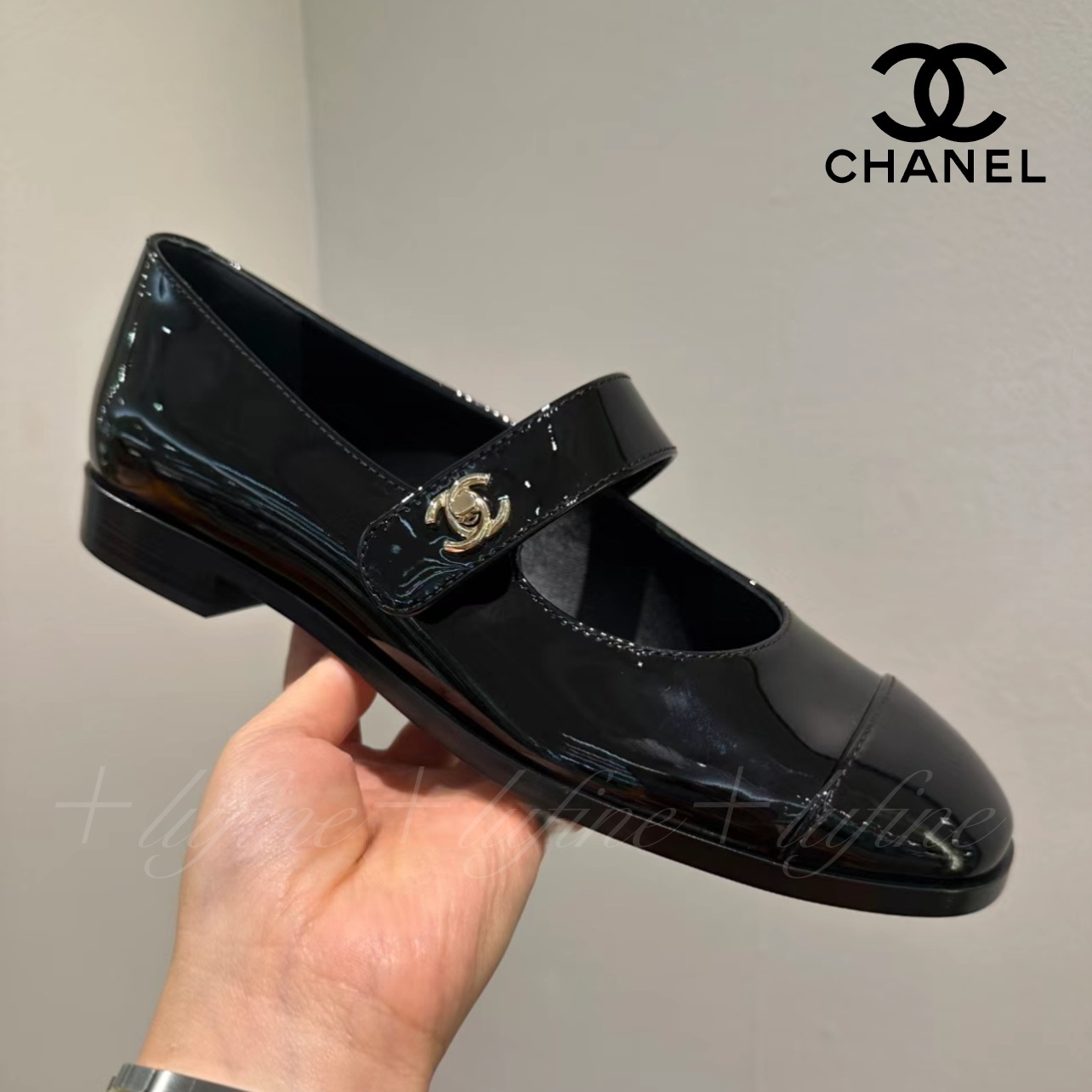 【カジュアルにもオフィス使いにも◎】CHANEL メリージェーン