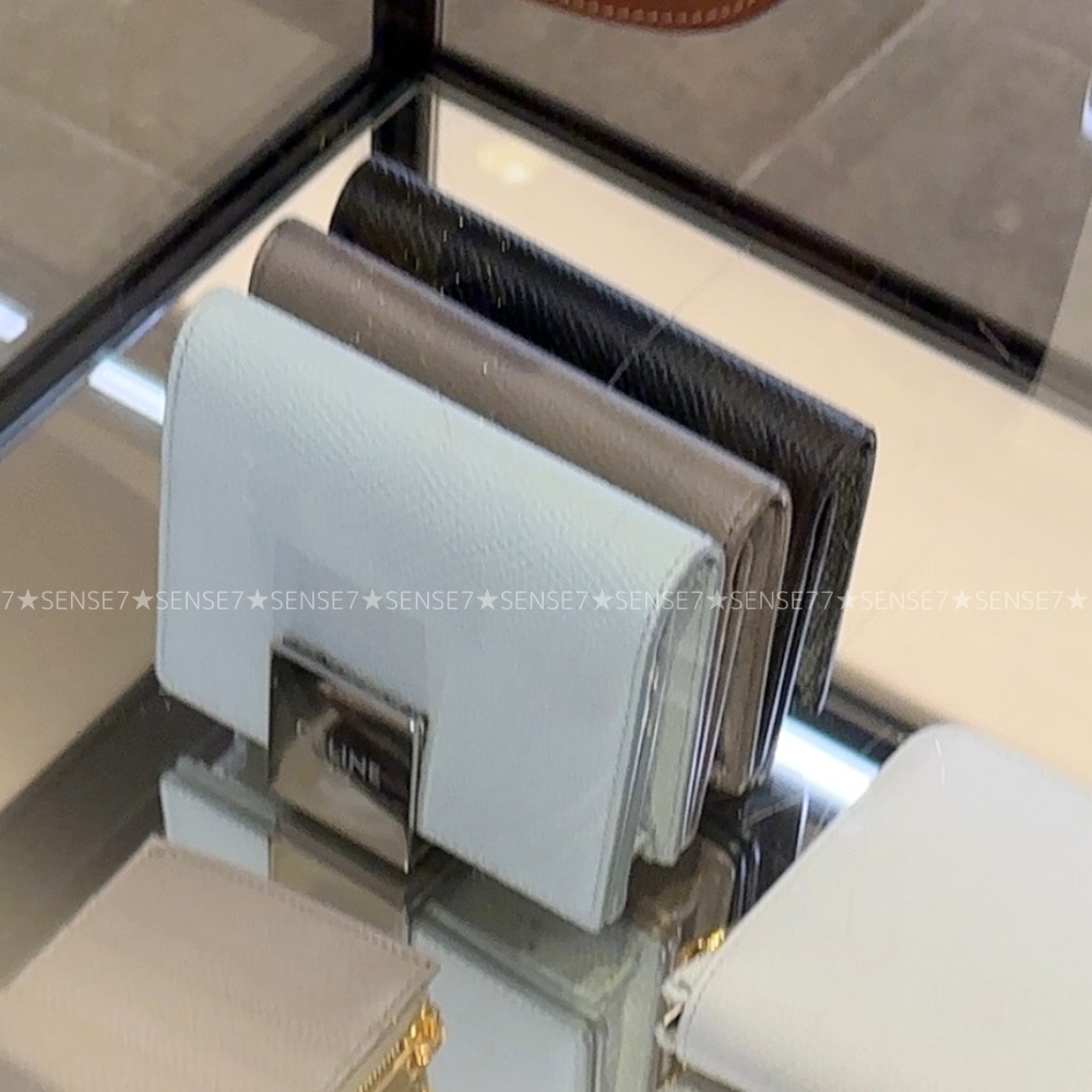 国内即発 CELINE ギフトにオススメ♪ ビジネスカードホルダー 国内即発 CELINE ギフトにオススメ♪ ビジネスカードホルダー