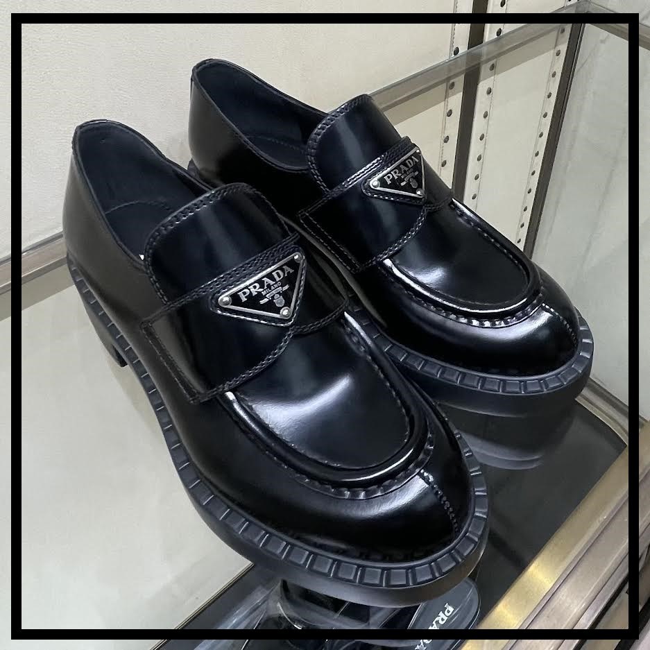 PRADA お洒落な ◆ ブラッシュレザーのチョコレートローファー