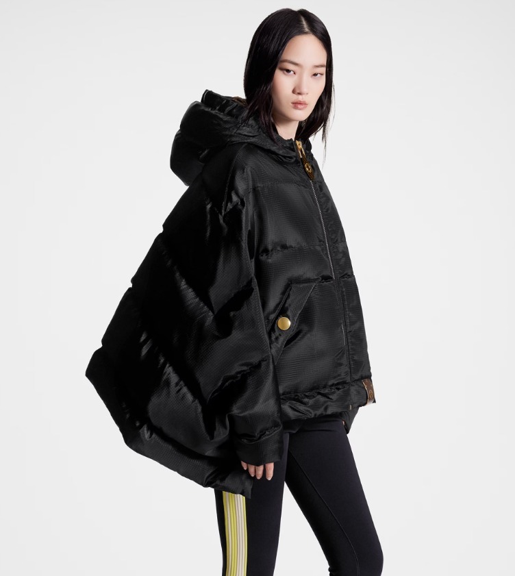 Louis Vuitton 23AW《ピローパファーケープ》モノグラム 直営店