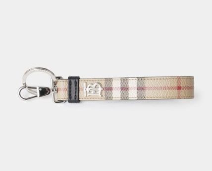 Burberry Keychains & Bag Charms Unisex Street Style Plain Logo Skater Style