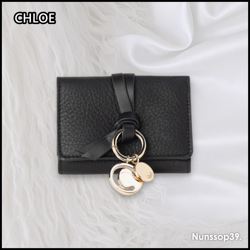 《CHLOE》 CHC21WP946F57 001 ALPHABET COIN 折りたたみ財布