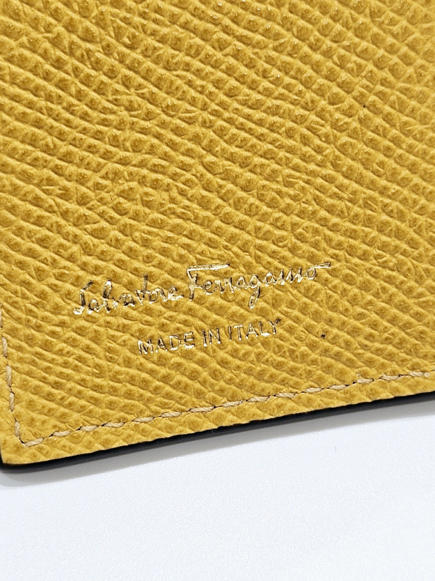 ◆Salvatore Ferragamo◆ コンパクト 二つ折り財布 0758508 ◇Salvatore Ferragamo◇ コンパクト 二つ折り財布 0758508