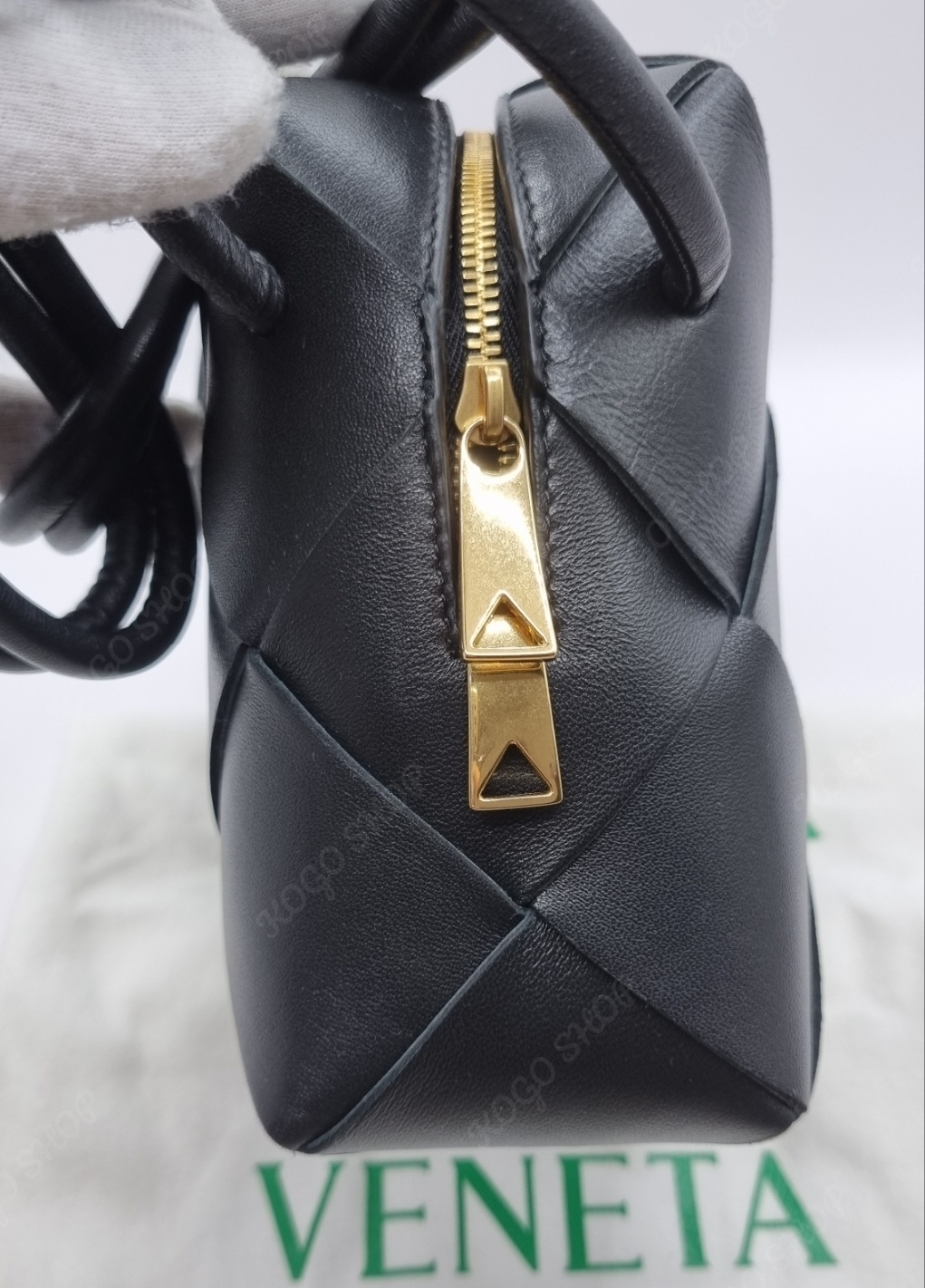 送料関税込★BOTTEGA VENETA★カセット カメラバッグ★BLACK★ 送料関税込☆BOTTEGA VENETA☆カセット カメラバッグ☆BLACK☆