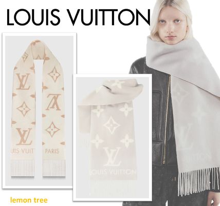 Shop Louis Vuitton Monogram Cashmere Bi-color Plain Logo Knit & Fur Scarves  (M78123, M78909) by lemontree28