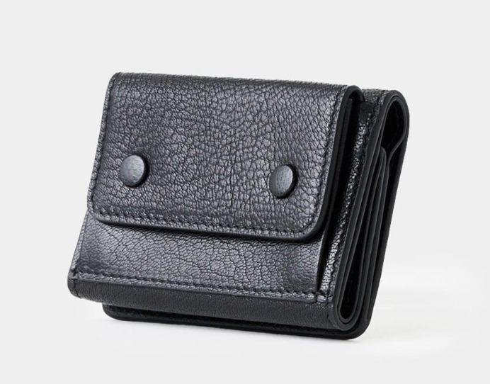 送料関税込★MAISON MARGIERA★ボタンフラップ 折り財布☆超人気