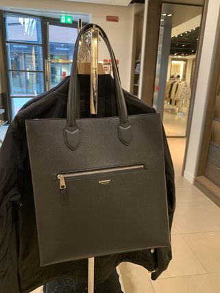 Logo Tote Bag in Black - Burberry