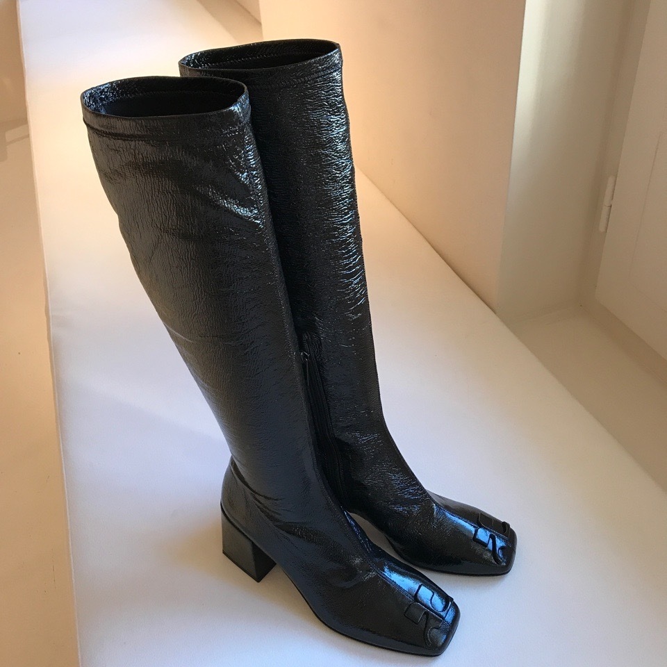 【COURREGES】軽量快適なストレッチ Vinyle ロングブーツ
