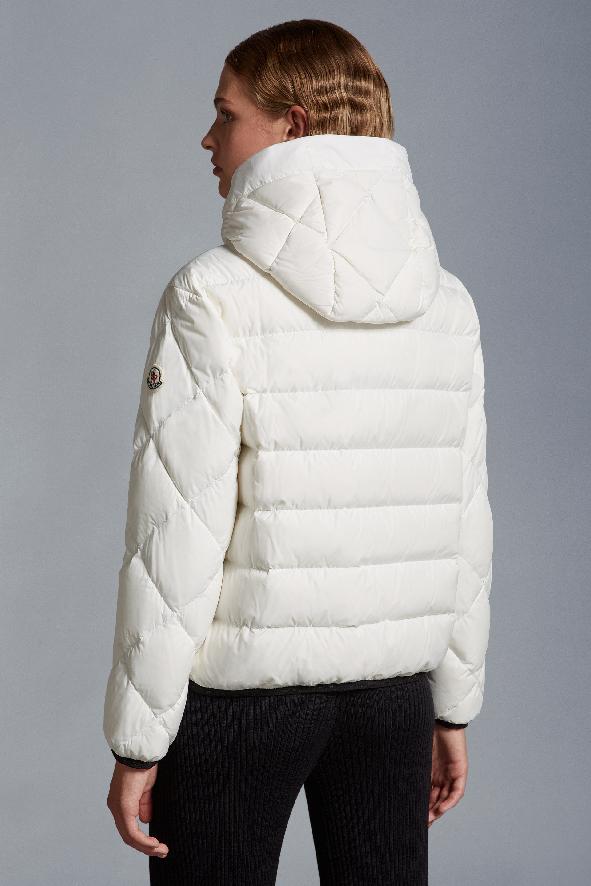 MONCLER 2023/24秋冬新作 フード付きダウンジャケット ARVOUIN MONCLER 2023/24秋冬新作 フード付きダウンジャケット ARVOUIN