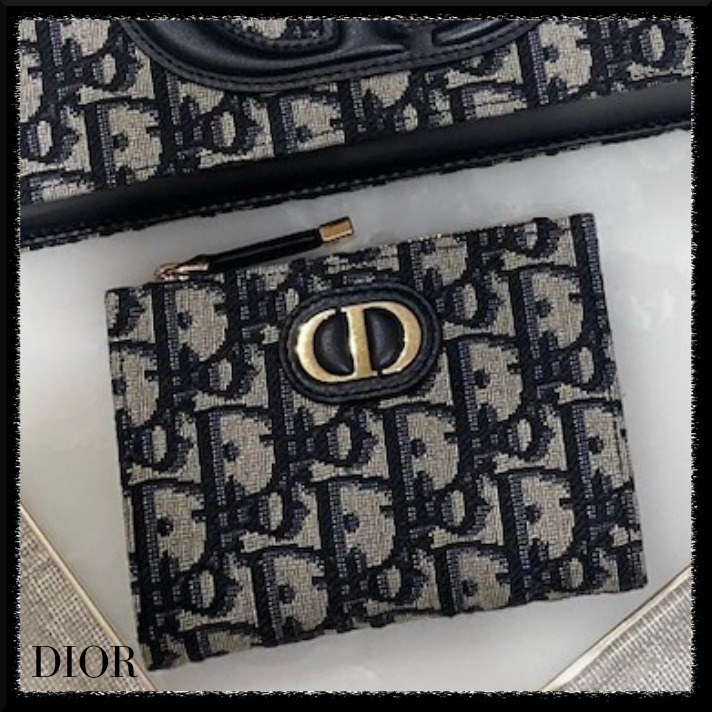 【世界中で売り切れ！】DIOR モンテーニュ ダリア ウォレット