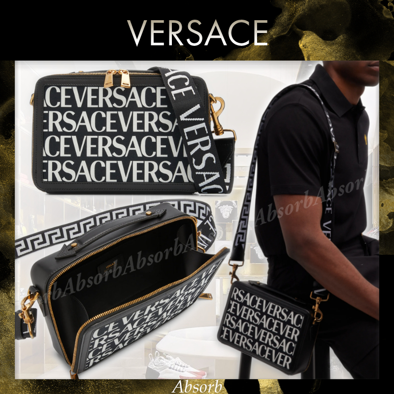 【23AW NEW】VERSACE_men / オールオーバー クロスボディバッグ