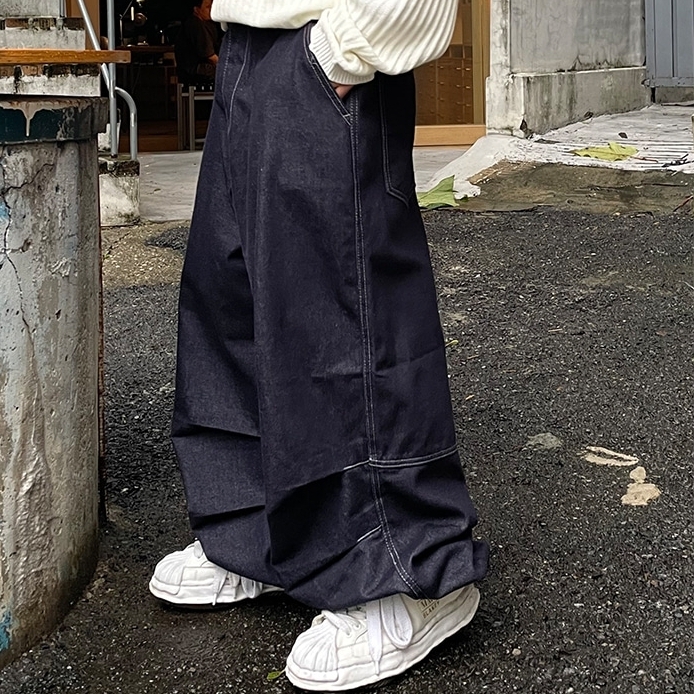 HUECLOSET NON‐FADED BALLOON DENIM PANTS (2colors) BTR121
