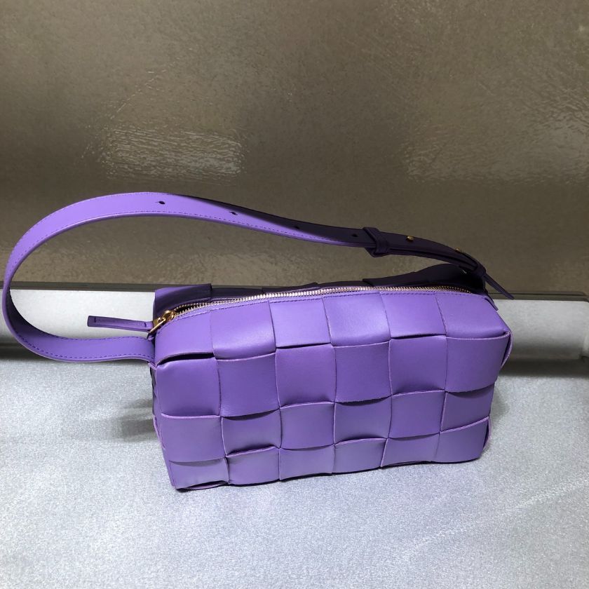 6万取引突破☆UPS速達便利用┃BOTTEGA VENETA_709360_バッグ