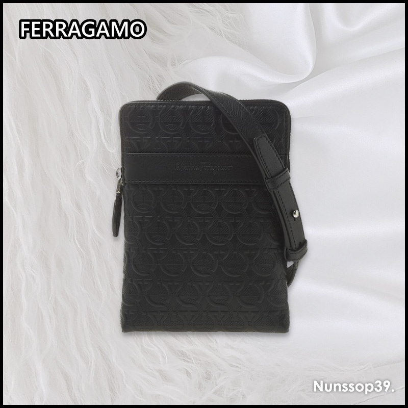 《FERRAGAMO》 24 0311 0745006 GANCINI クロスバック