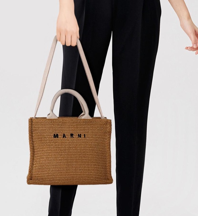 送料関税込★MARNI★ロゴトートバッグ☆残りわずか