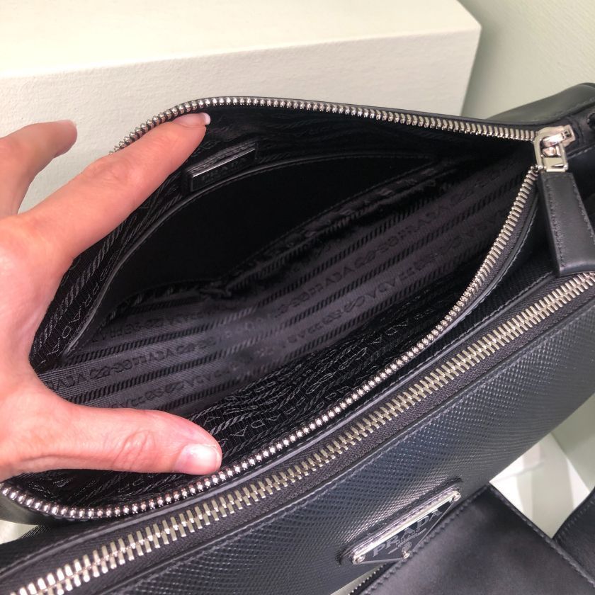 6万取引突破★UPS速達便【PRADA】2VH157 2FOQ_ショルダーバッグ 6万取引突破☆UPS速達便【PRADA】2VH157 2FOQ_ショルダーバッグ