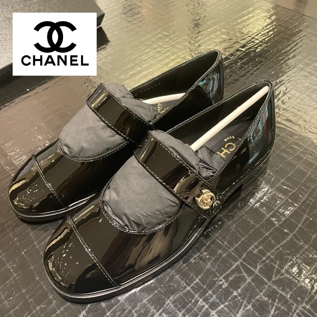 CHANEL 靴パテントブラック フラットシューズ ストラップメリー