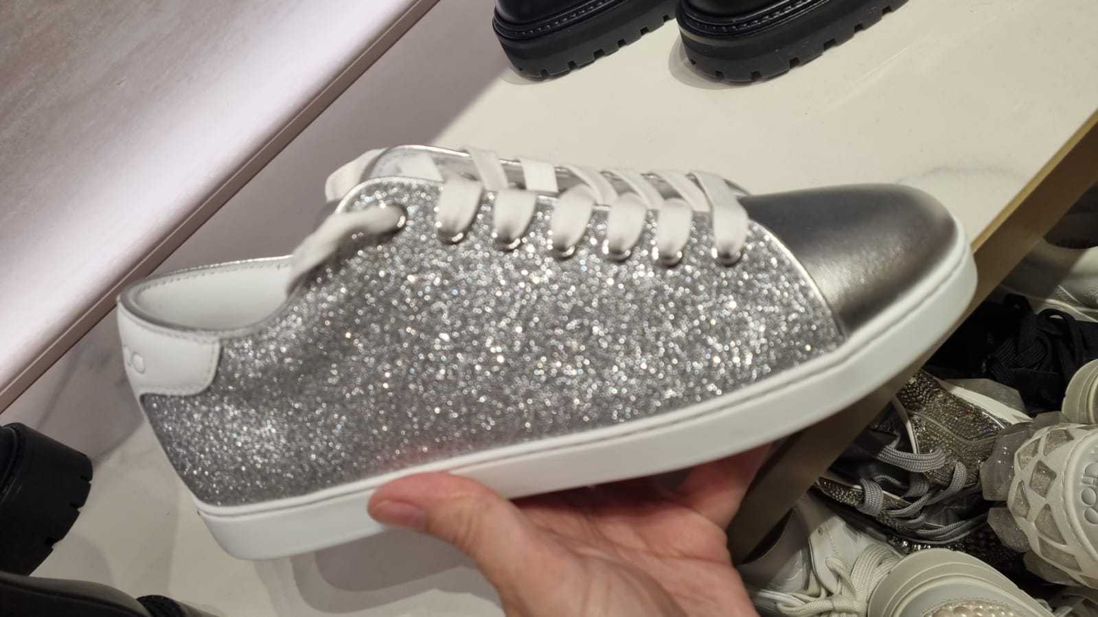 Jimmy☆Choo(セールで破格)オシャレロゴ入りKAI/Silver/Glitter